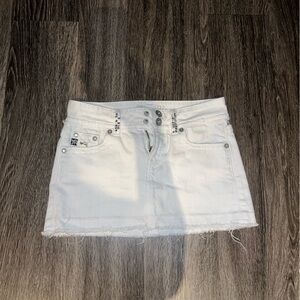 MISS ME WHITE DENIM SKIRT W CAMO DETAILS